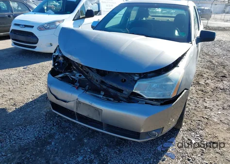 2008 Ford Focus Se/Ses z USA, uszkodzony, nr VIN 1FAHP35N08W228003